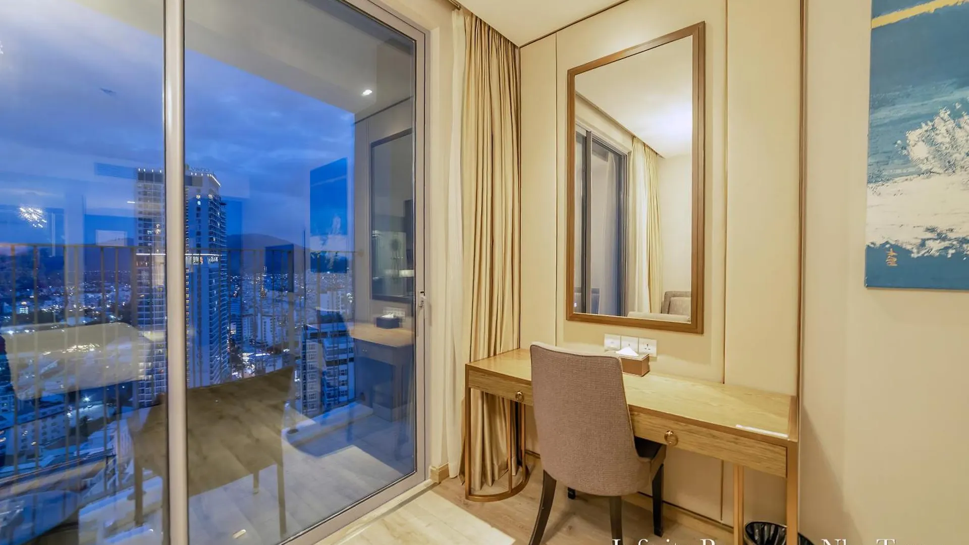 Infinity Panorama Oceanview Apartments 나트랑