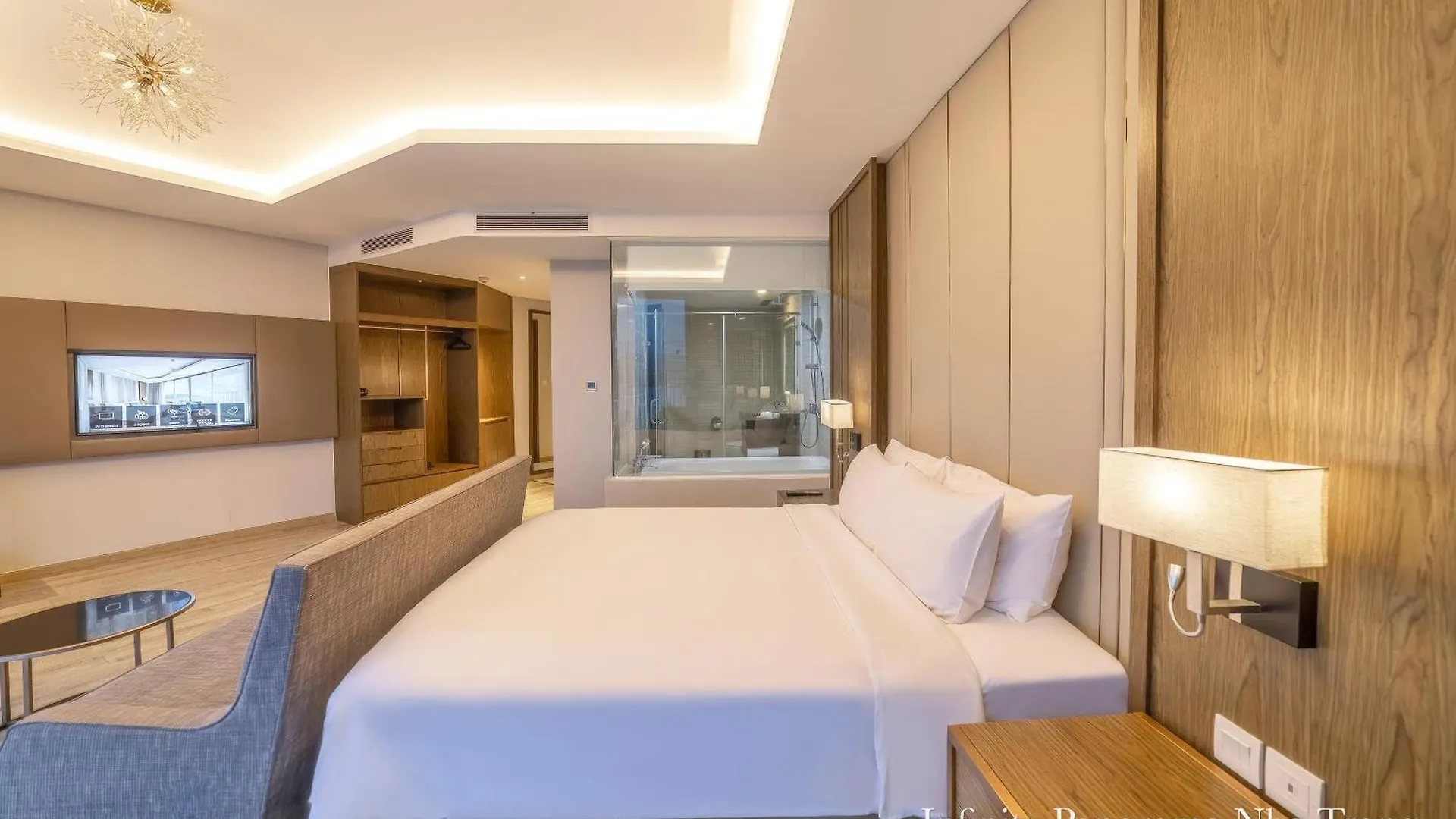 Infinity Panorama Oceanview Apartments 나트랑